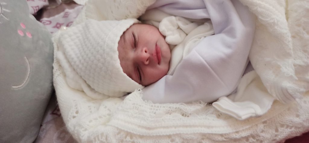 MY DAUGHTER AMAl WAS BORN IN THE WAR SHE LIVES IN A TENT AND NEEDS MILK WE ARE DYING L AM TIRED AMAl IS NOT WORTH THE LBEG YOU 

gofund.me/aaf8bf91