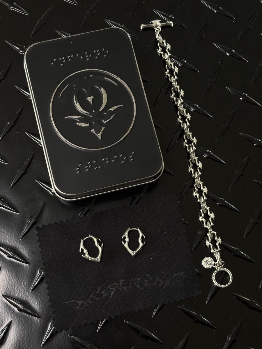 umainferno's tweet photo. pre-orders close in 36 hours: 
https://t.co/X8gkCN72xE

925 silver bracelets + earrings https://t.co/ULYaR7sxP6