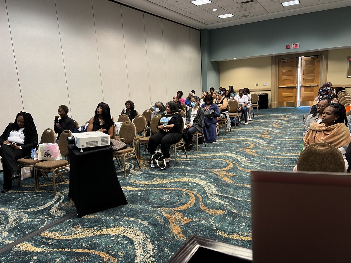 AntoineCook1's tweet image. My colleague was not able to make it to conduct the Social Security workshop at the ⁦@RadioFreeKJLH⁩ Women’s Health Expo due to a cancelled flight. Not a problem. We found a solution, virtually. ⁦@AARPCA⁩