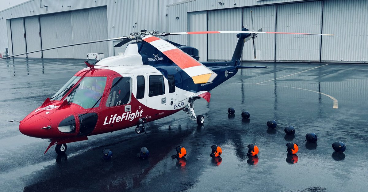 EHS LifeFlight placed 12 helmets in memory of the @ornge helicopter crash that occurred 12 years ago. We honour and remember those who made the ultimate sacrifice while helping others. Their courage and dedication will never be forgotten. 

#7793 #HonourAndRemember