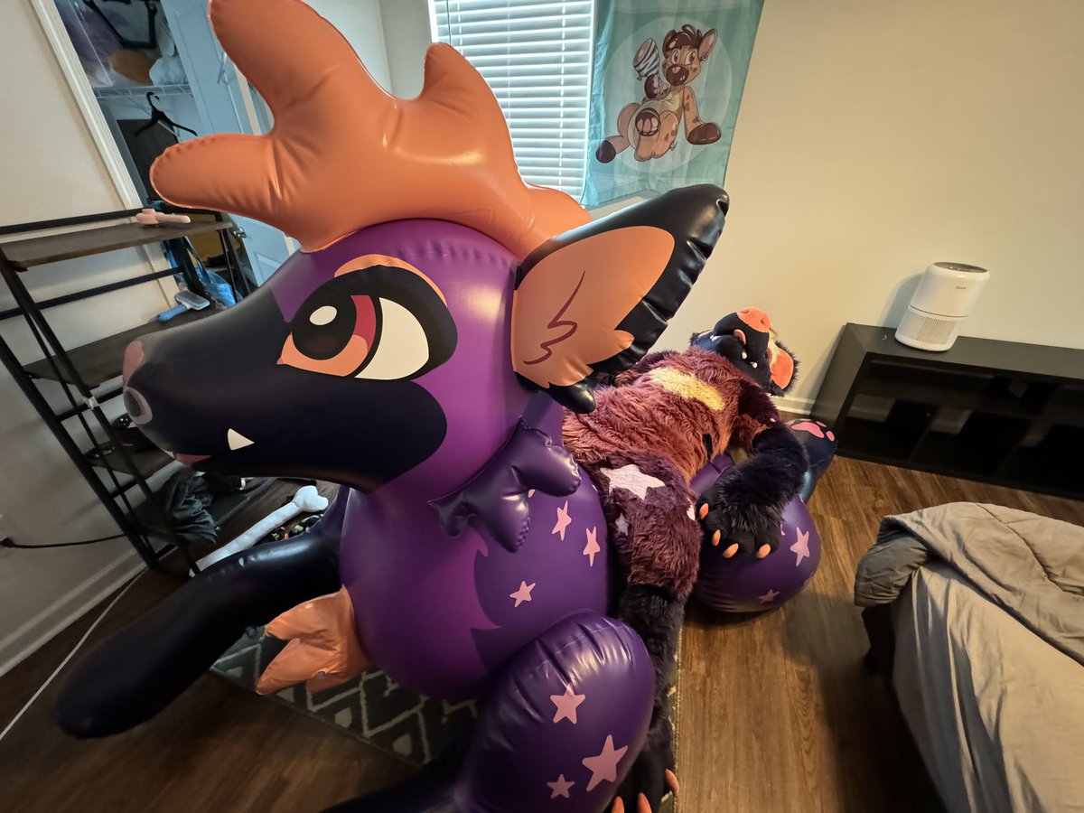 OFFICIALLY READY FOR POOLTOY SUMMER ‼️‼️ #SqueakySaturday 

📸:<a href="/ysiraels/">Ysirael</a> 
🪡:<a href="/astro_boxx/">☆ ASTRO ☆</a>