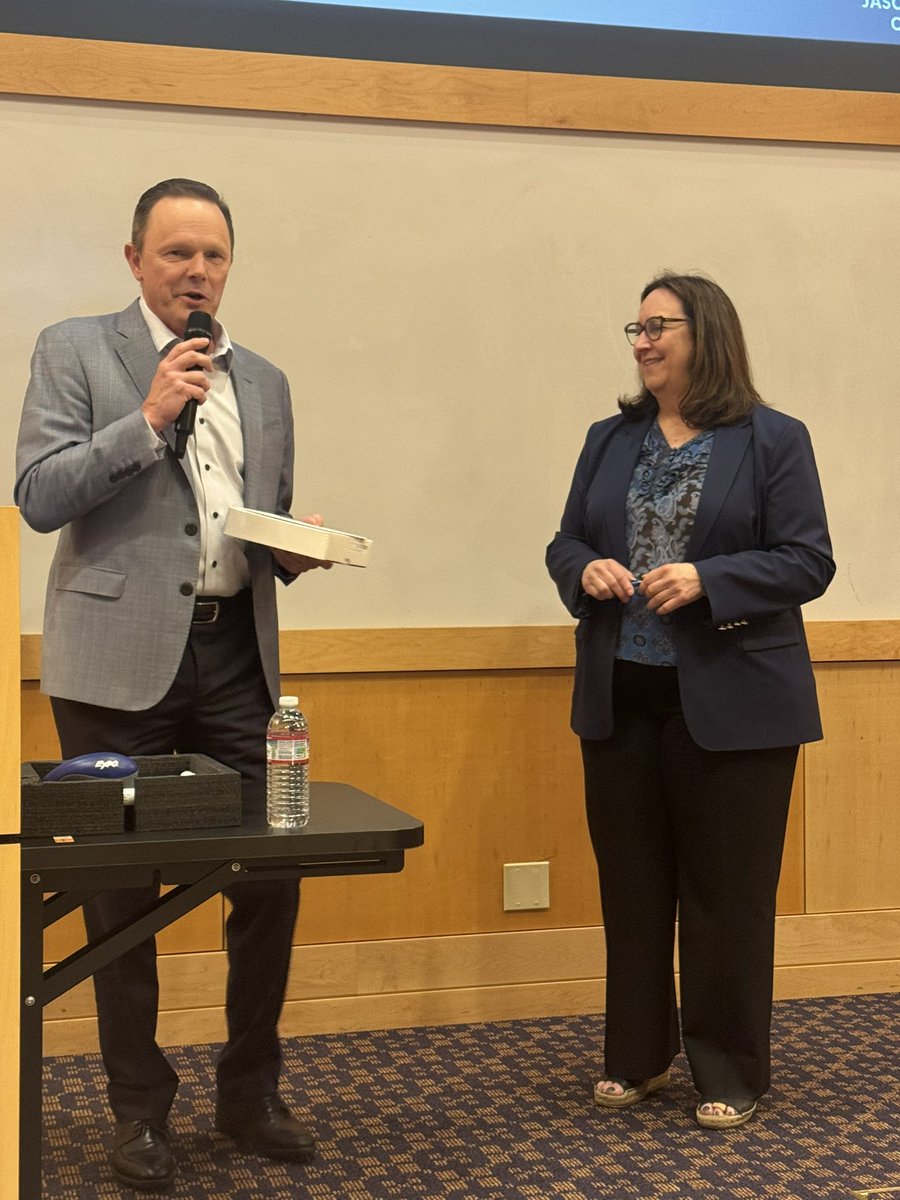 Casey Seideman MD (@caseyseidemanmd) on Twitter photo My FAVORITE Stone Guru in the world came to visit us as VP <a href="/OHSUurology/">OHSU Urology</a> !!!
Peggy Pearle is a tour de force and an absolute delight š«¶ My FAVORITE Stone Guru in the world came to visit us as VP <a href="/OHSUurology/">OHSU Urology</a> !!!
Peggy Pearle is a tour de force and an absolute delight š«¶