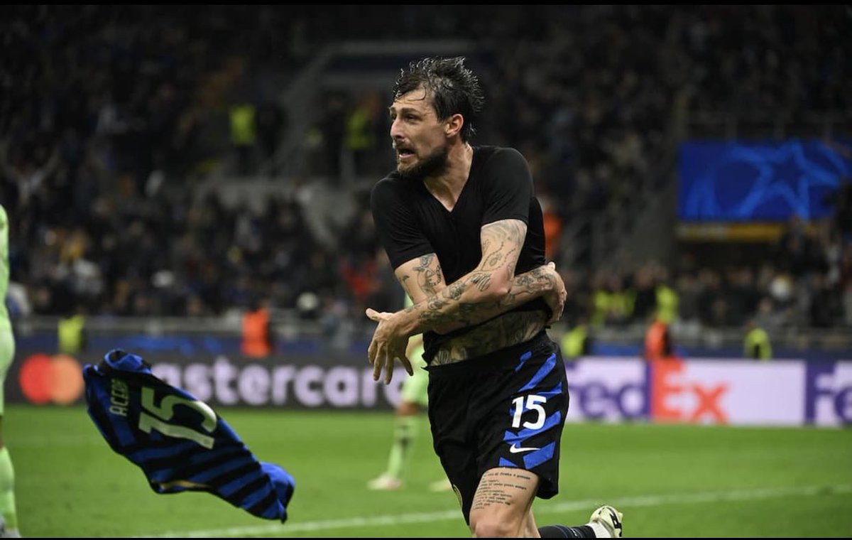 E pensare che senza questo momento ci saremmo privati della finale più perdente di sempre. Da oggi il numero perfetto è il 5 #cinqueazero #inter #5maggio