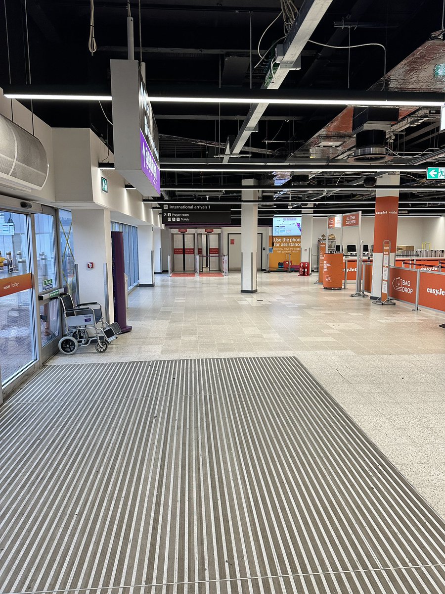Steve Richer (@steve_r_music) on Twitter photo Why is there no seating at all for infirm people at International Arrivals 1, <a href="/EdiAirport/">Edinburgh Airport</a> ? Why is there no seating at all for infirm people at International Arrivals 1, <a href="/EdiAirport/">Edinburgh Airport</a> ?