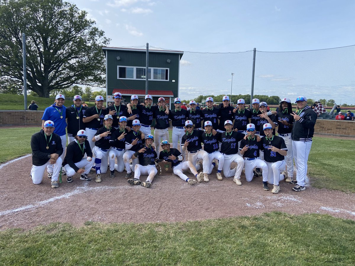 ⚾️🏆 DISTRICT CHAMPIONS 🏆⚾️

Varsity Baseball wins back to back District Titles! 

Knights defeat Maumee 8-3 in today’s DIII District Final!

#GoKnights
