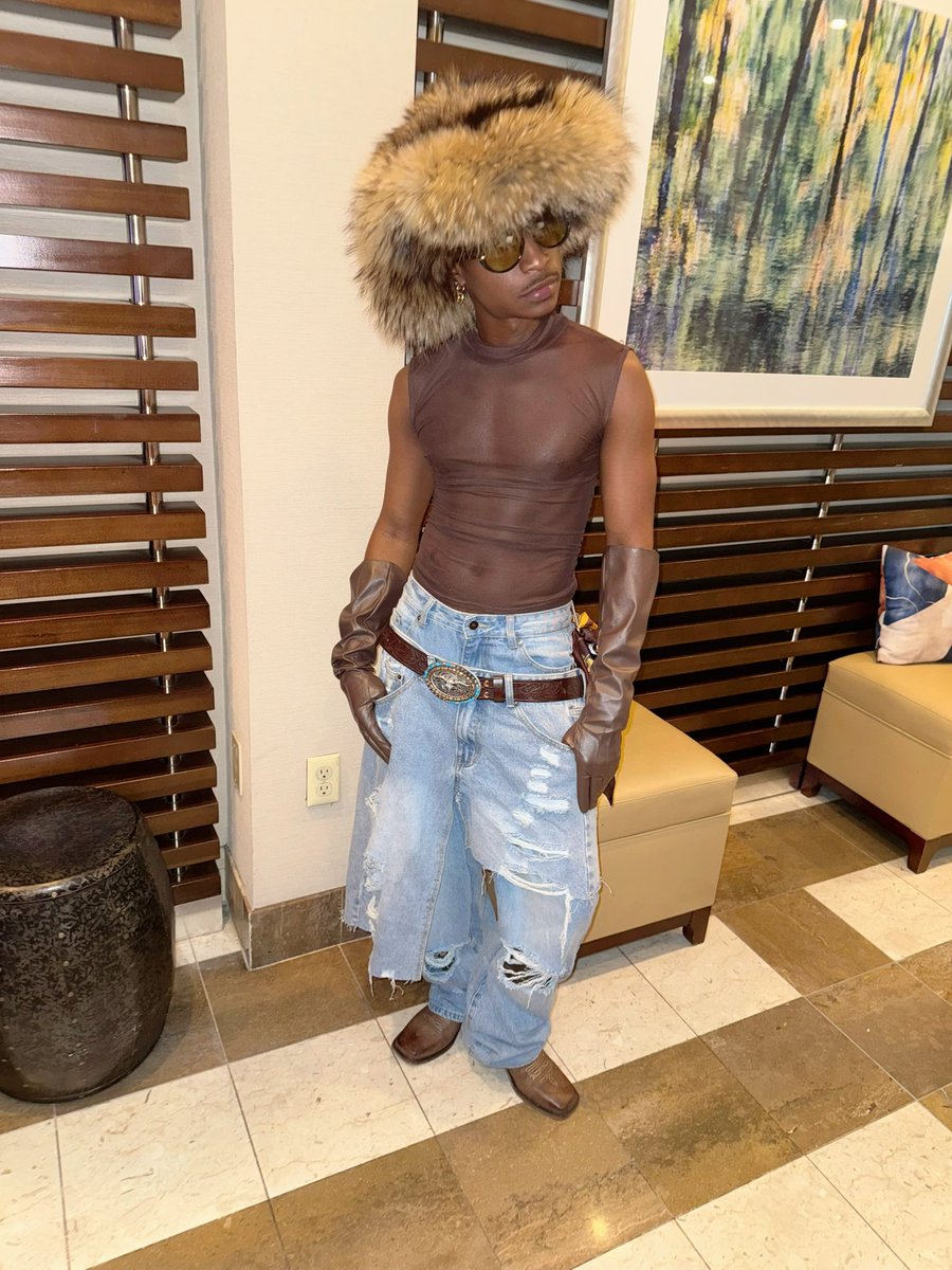 LetsTalkAboutTY's tweet photo. Now come get everything you came for #CowboyCarter 🫱🏽‍🫲🏾🤠 https://t.co/PuhgeiLjEP