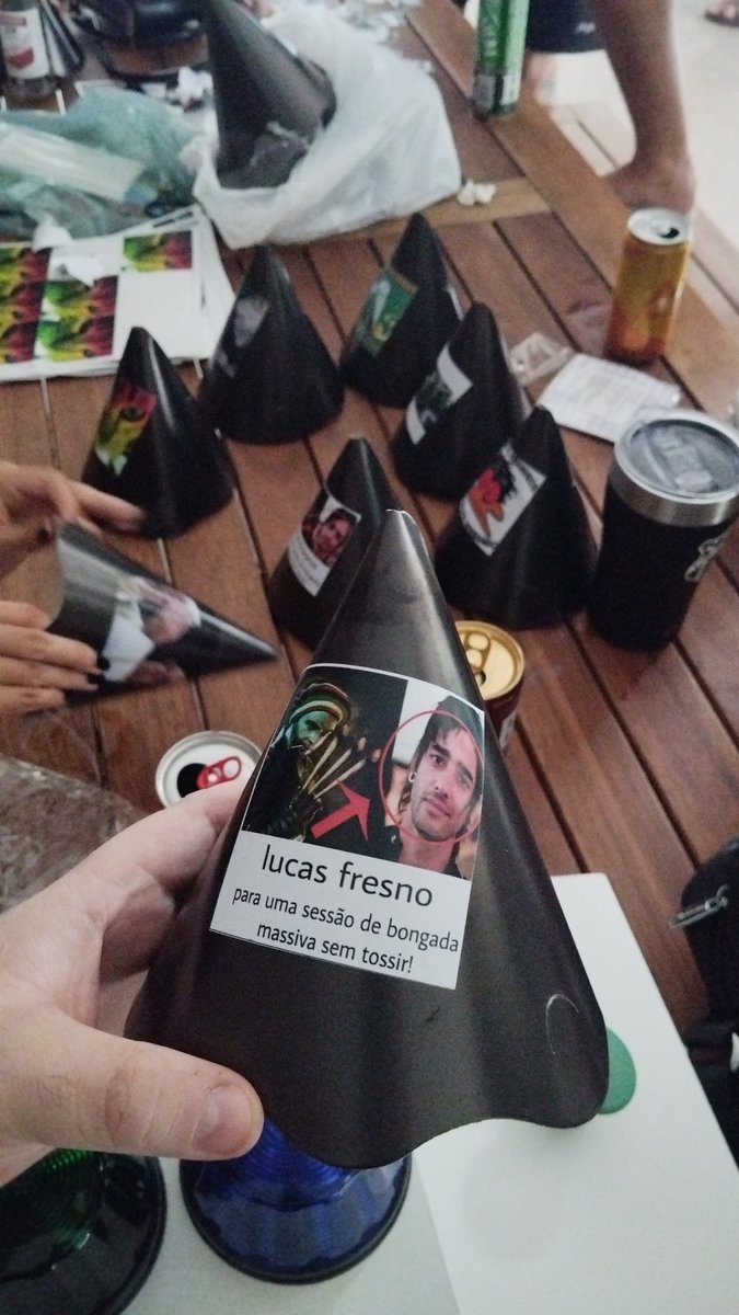 koiboybr's tweet photo. @lucasfresno @wolverine_rasta venham buscar o chapéu de vcs https://t.co/TTcfGtFSwj