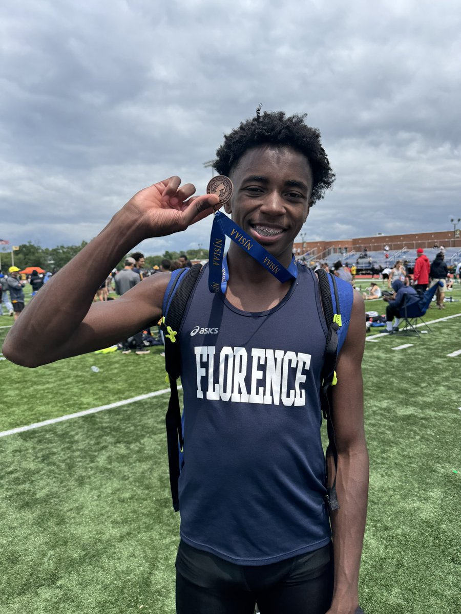 Z_Rinaldi28's tweet photo. Huge Congrats to our STATE Championsssss! Barone VanKline, Zoe Saunders, and Jeremiah Carroll! You guys put it the work all season and it’s paid off! Let’s do it one more time! #MeetOfChampions #FlashesStrong @FTSD_Athletics https://t.co/fRO68hCrvi