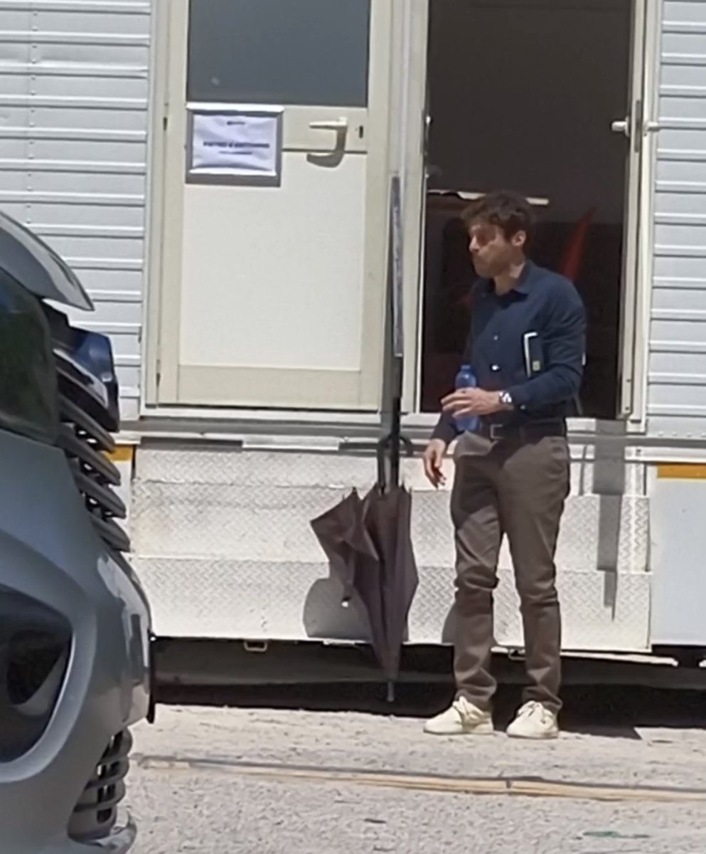 nuria4arias's tweet image. Lino oggi nel set de L'invisibile 
#linvisibile #set 
#ciak #linoguanciale
