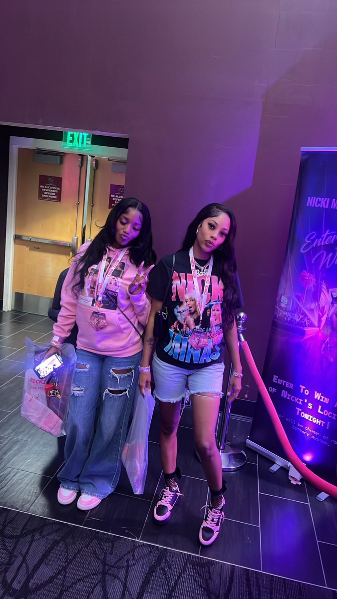 haven’t copped the new loci’s yet but here’s me <a href="/Keyara__/">Key Love 🎀🫧</a> rocking the old collection 😂💓💓