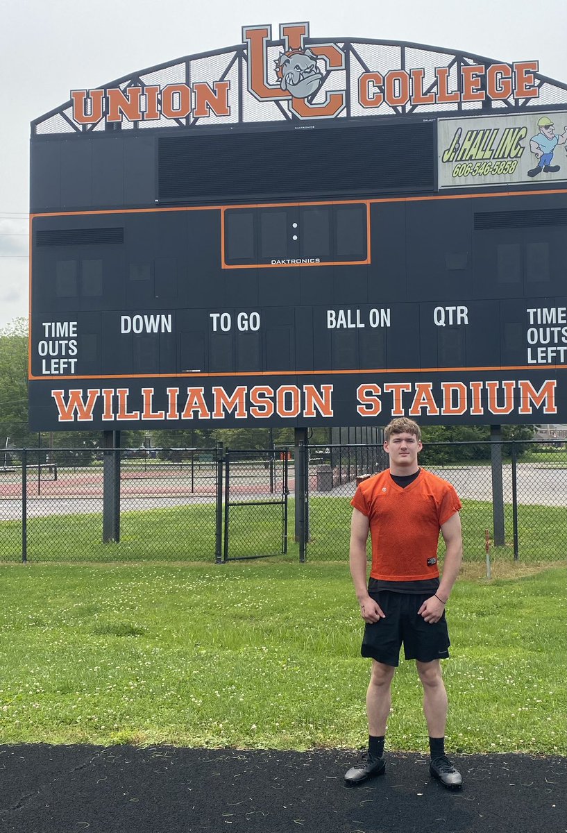 jacemurray2009's tweet image. “Great day competing at Union College football camp! Grateful for the opportunity and the great conversations with @_CoachDay_ and @CoachBryantUC Excited for what’s ahead! 🏈 #UnionCollege #FootballCamp #GrindSeason” @CoachRoyFHS @fairview_eagles