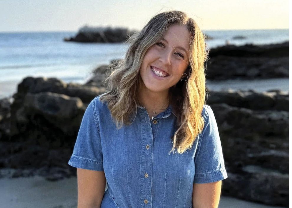 Oak Park community ends the school year with a heavy heart as one of its beloved kindergarten teachers, only 27, suddenly dies. 
theacorn.com/articles/commu…