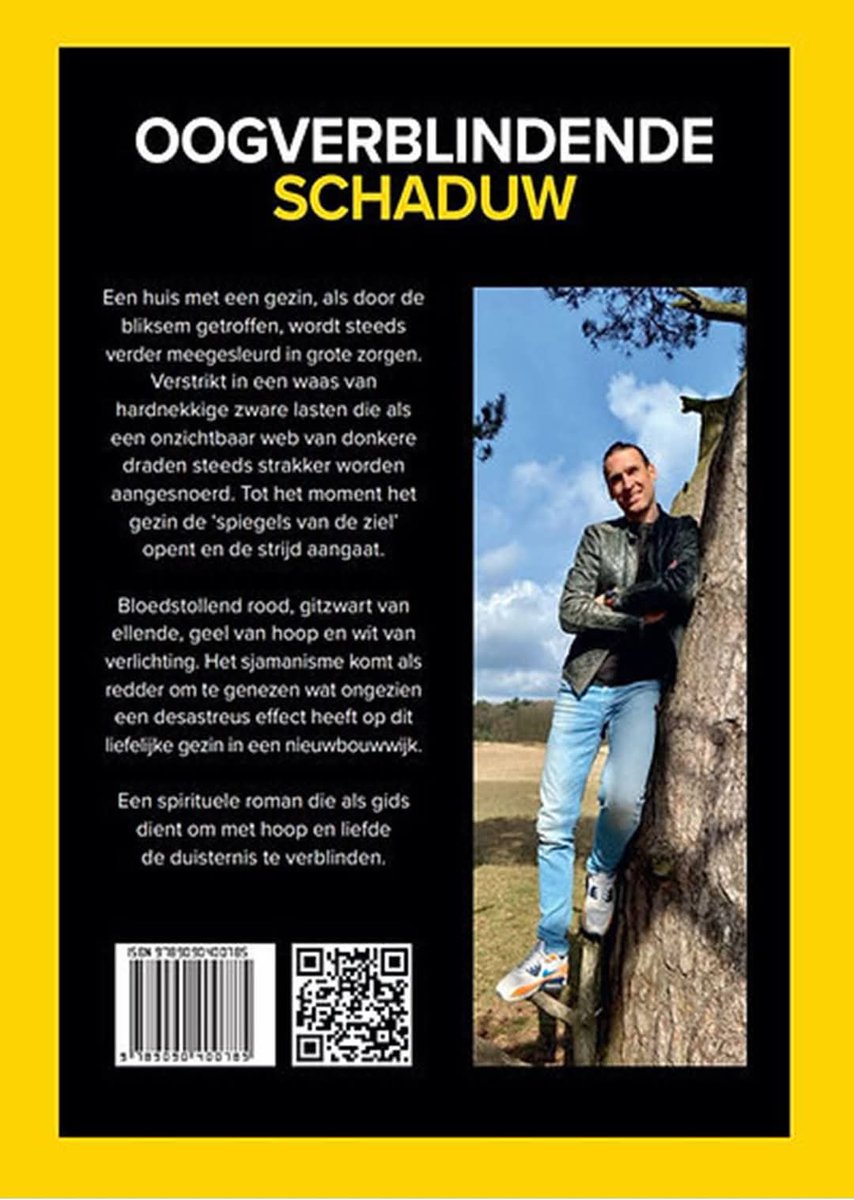 Trots dat ik het nawoord mocht schrijven bij het indrukwekkende verhaal van Hans Wichards: 'Oogverblindende schaduw'. Een roman die onder je huid kruipt. Een fragment uit mijn nawoord zie je op een van de foto's. Nu overal verkrijgbaar.