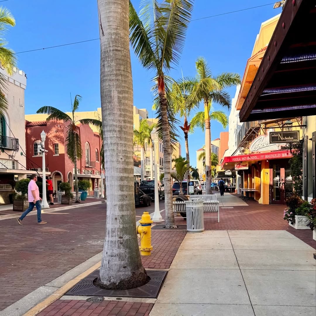 City streets with a story to tell. Stroll through downtown Fort Myers and uncover hidden gems around every corner. ✨

[📸: IG/visitfortmyers]