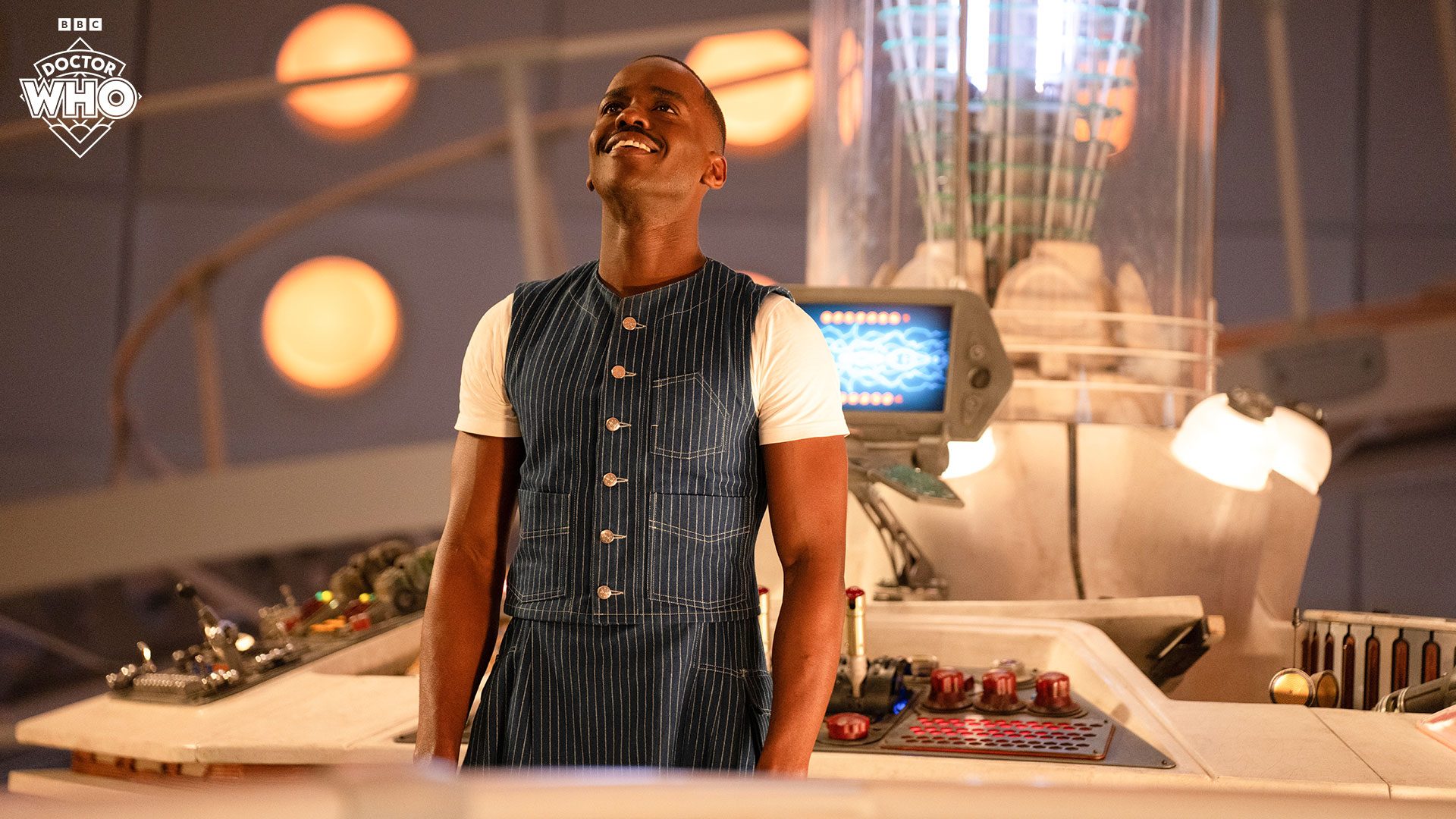 Ncuti Gatwa as the Doctor in the TARDIS in 'The Reality War'.
