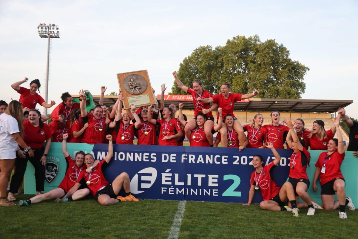 RCTofficiel's tweet image. 🔜 𝐄́𝐋𝐈𝐓𝐄 𝟏 

Elles l’ont fait ! Les féminines du RCTPM se sont imposées face à La Rochelle et joueront en #Elite1 la saison prochaine 😍❤️🖤

Bravo à toutes pour cette magnifique cette saison 👏

Rendez-vous au Stade Mayol demain soir 🏆

#ParceQueToulon