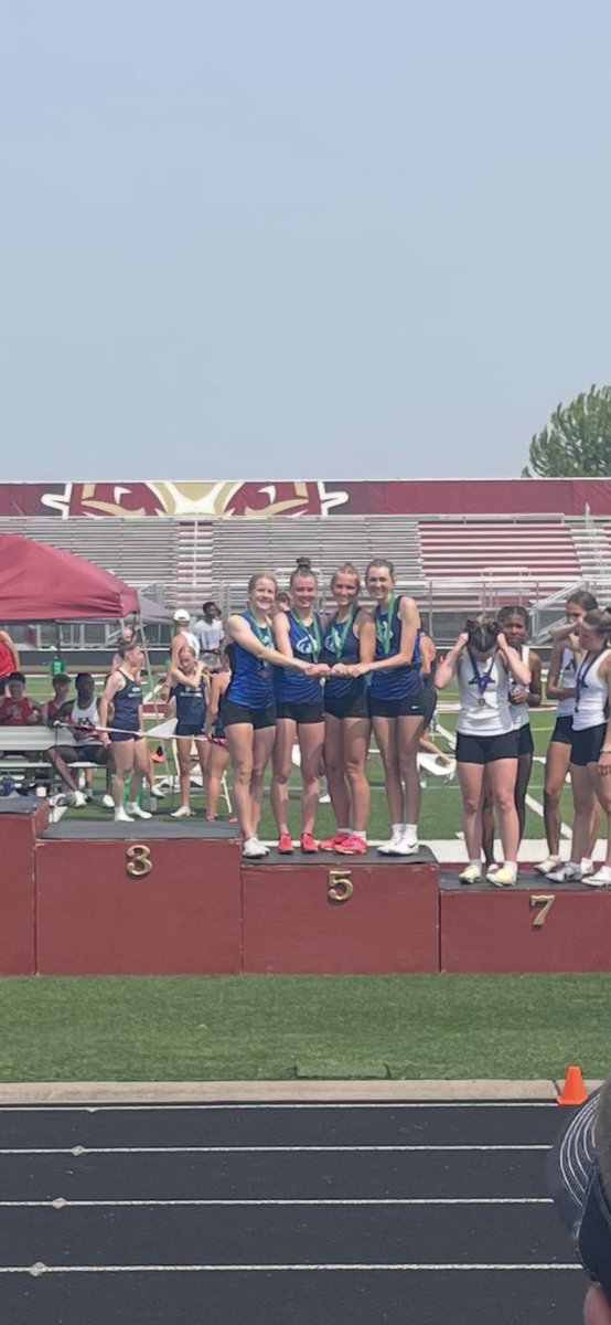 Girls 4x400 run a season best of 4:14.67 to take 5th place!