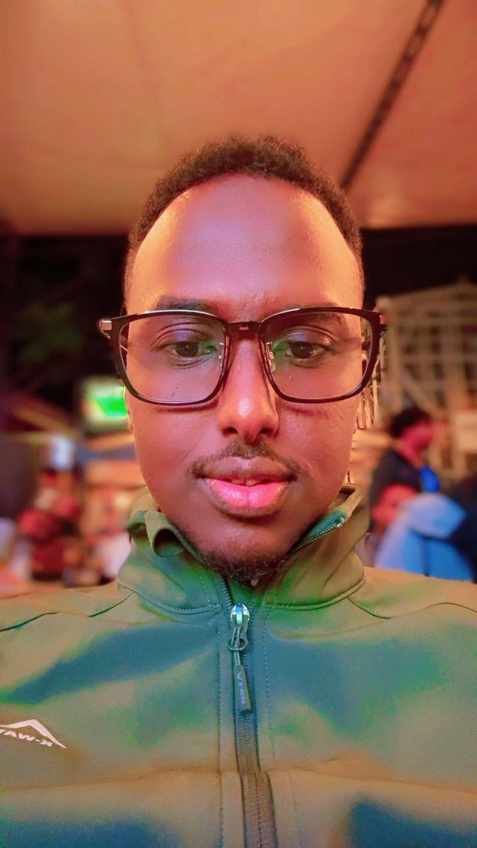 My Eye Health Journey

Today marks my first day wearing eye glasses after seven years! I have a history of allergies that led me to wear glasses from 2004 to 2018. Recently, I noticed my eyesight worsening, reaching a prescription of -3. After consulting with many different