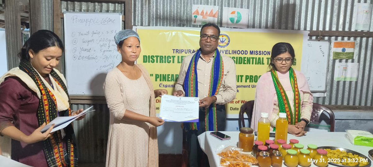 DMWest_Tripura's tweet image. A 3-day District Level Residential Training under TRLM is underway at Belbari Block, West Tripura.
Focused on capacity building and grassroots empowerment.

#TRLM #RuralDevelopment #WestTripura #BelbariBlock #SkillTraining