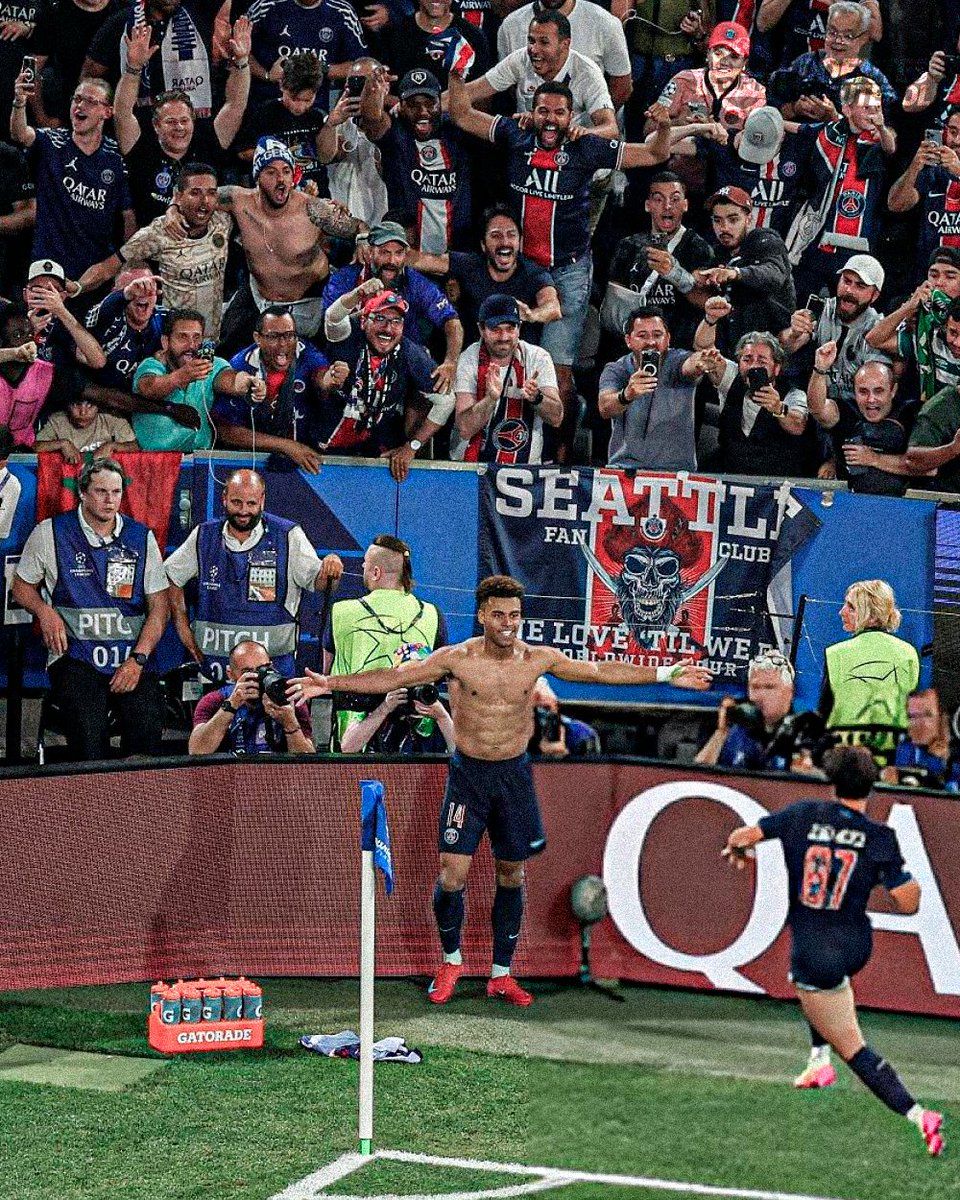 Doué tornou-se o primeiro jogador a participar de 3+ gols na Champions League.

Ele tem apenas 19 anos. Marcou dois e deu uma assistência para se tornar campeão inédito com o PSG.

Vimos uma história ser escrita.