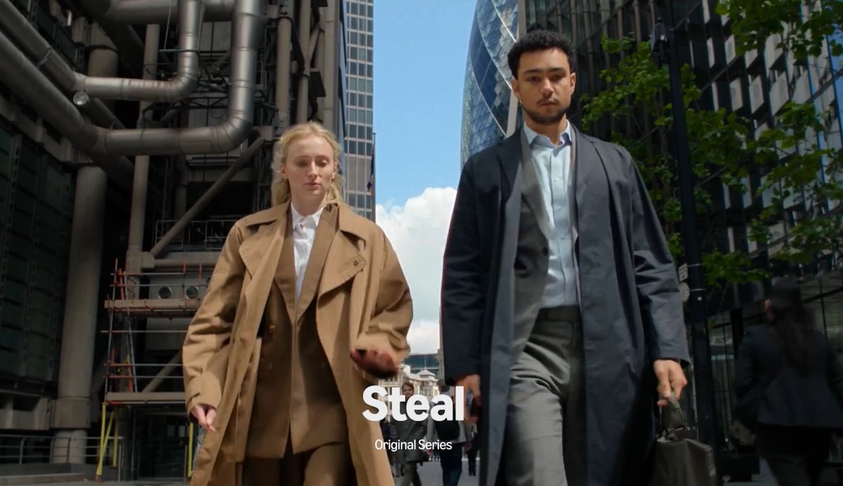 Sophie Turner e Archie Madekwe são os destaques na primeira imagem de 'Steal'.

A série acompanha um funcionário de escritório que se envolve em um grande assalto.

Em breve no Prime Vídeo. #Steal