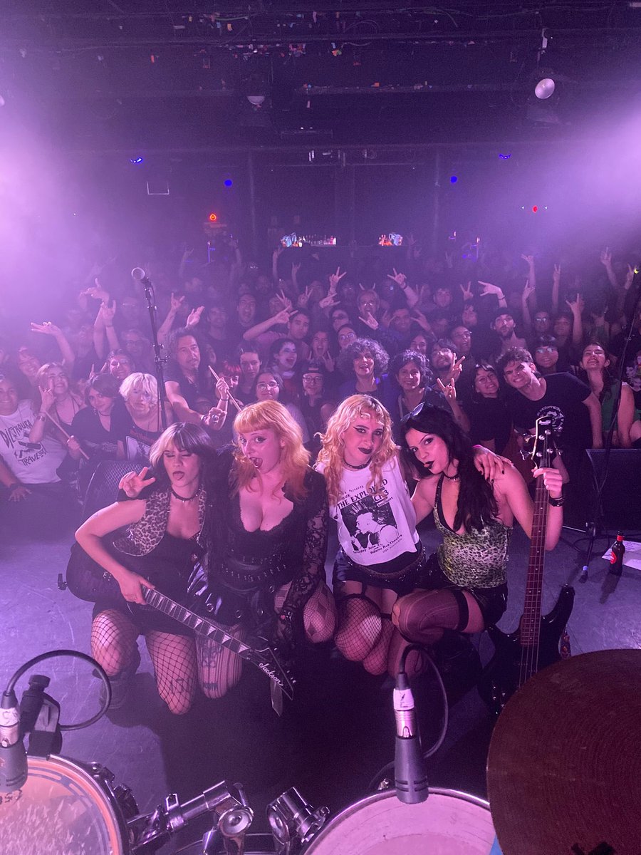 LUCY__OFFI's tweet image. Barcelona q hostias ha sido esto 😀🫶 QUÉ PASADA