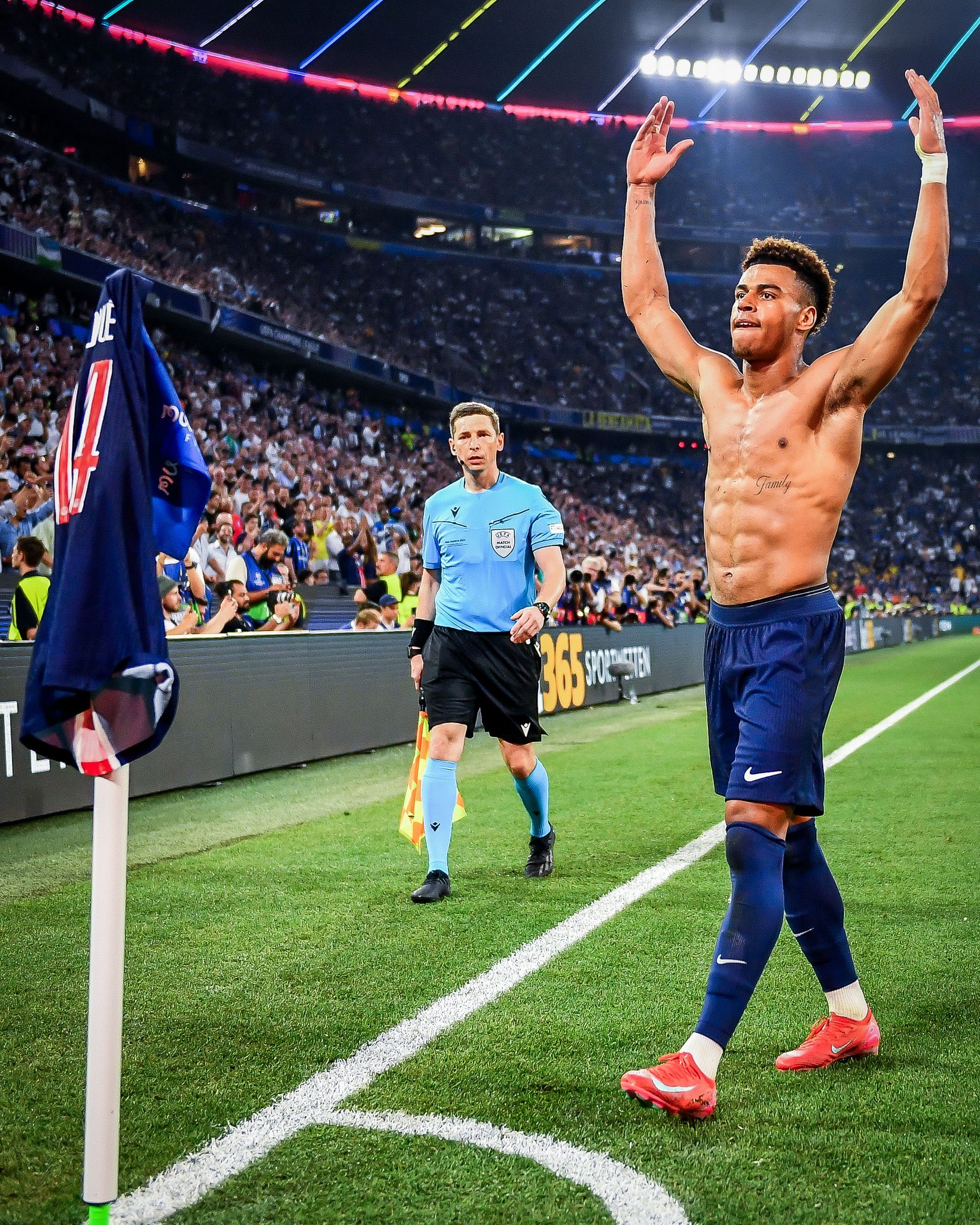 Desrie Doue became the youngest player to score and assist in a UCL Final - sportzpoint.com