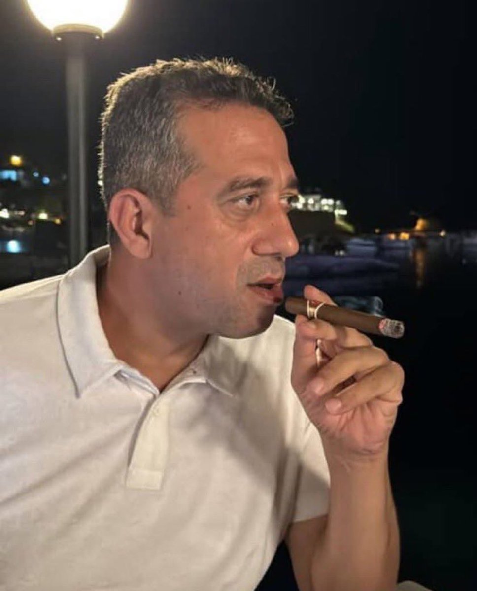 Seçim öncesi tavuk döner le poz verip oy isteyenler 

Seçim bitip makama oturunca pahalı puro pozları vermeye başlamış

BUNLARAMI OY VERECEĞİZ FATİH ?? 

#YenidenRefahPartisi Sessiz Kalma 
Talisca PSG'ye Skriniar Neymar 
sedat peker tadic yumruk 
aykut erdoğdu barış yarkadaş