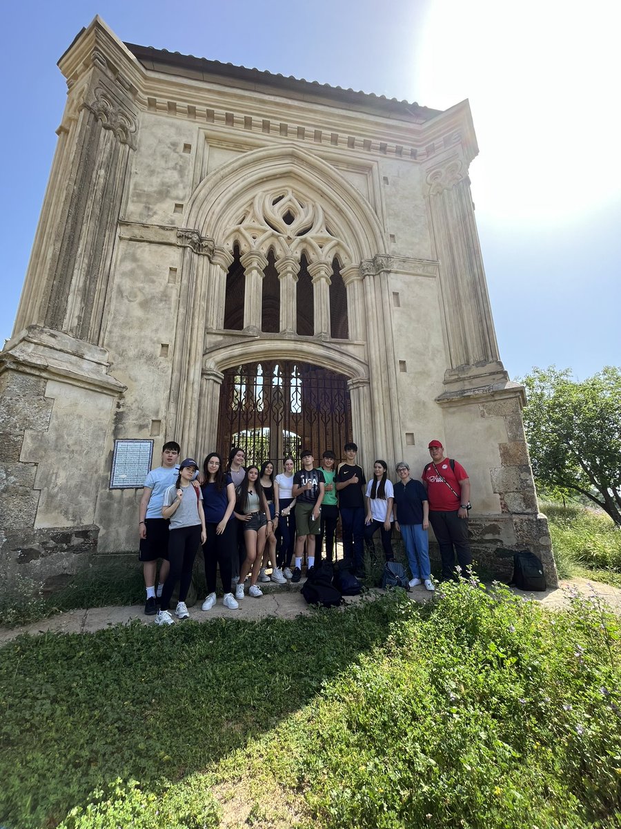 <a href="/colemilagrosa/">Colegio La Milagrosa</a> peregrina a Guadalupe. Disfrutamos juntos de compartir la fe y la vida junto a otros colegios de <a href="/HijasCaridadEC/">Hijas de la Caridad</a> 
#PastoralHHCC #SomosVicencianos