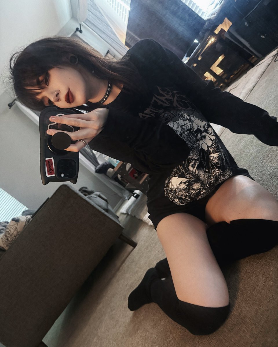 visceraevt's tweet image. ⛓️♥️ shirt from @DamienDreadVT’s new merch drop!