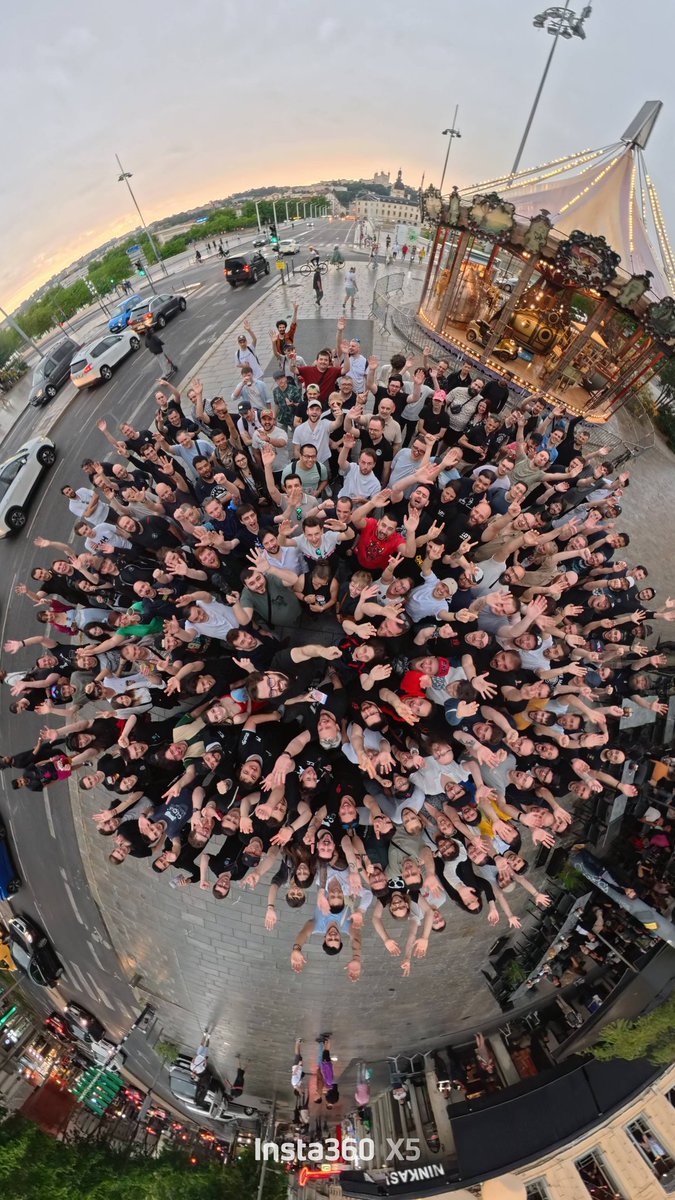 Et vous, vous passez une bonne soirée ? 🎉🍻
Parce que nous et les 257 Citoyens et Citoyennes de l'espace du Bar Citizen de Lyon, oui 😬
#StarCitizen #BarCitizen
<a href="/RobertsSpaceInd/">Star Citizen</a>