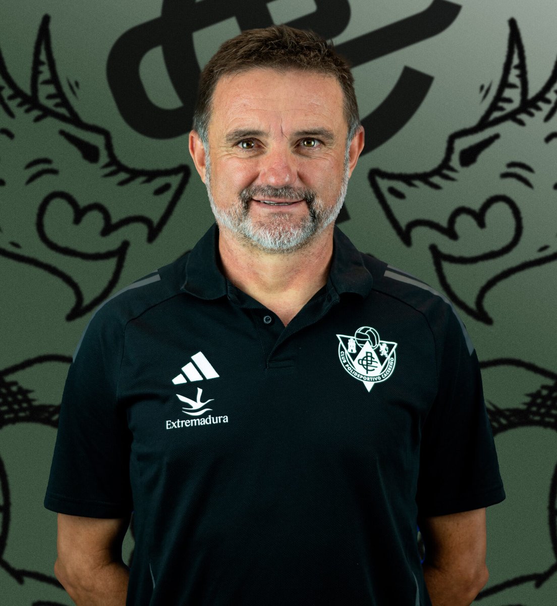⚽GOL SIN VAR ❌🖥️ (@golsinvar) on Twitter photo Le criticaron, le faltaron el respeto, le pusieron en duda su puesto y hasta le insultaron.
Hoy el fútbol es justo con Julio Cobos. Su equipo es de Primera Federación y buena parte de culpa es suya. Un currante.
Enhorabuena <a href="/CPCacerenoSAD/">CP Cacereño</a> Le criticaron, le faltaron el respeto, le pusieron en duda su puesto y hasta le insultaron.
Hoy el fútbol es justo con Julio Cobos. Su equipo es de Primera Federación y buena parte de culpa es suya. Un currante.
Enhorabuena <a href="/CPCacerenoSAD/">CP Cacereño</a>