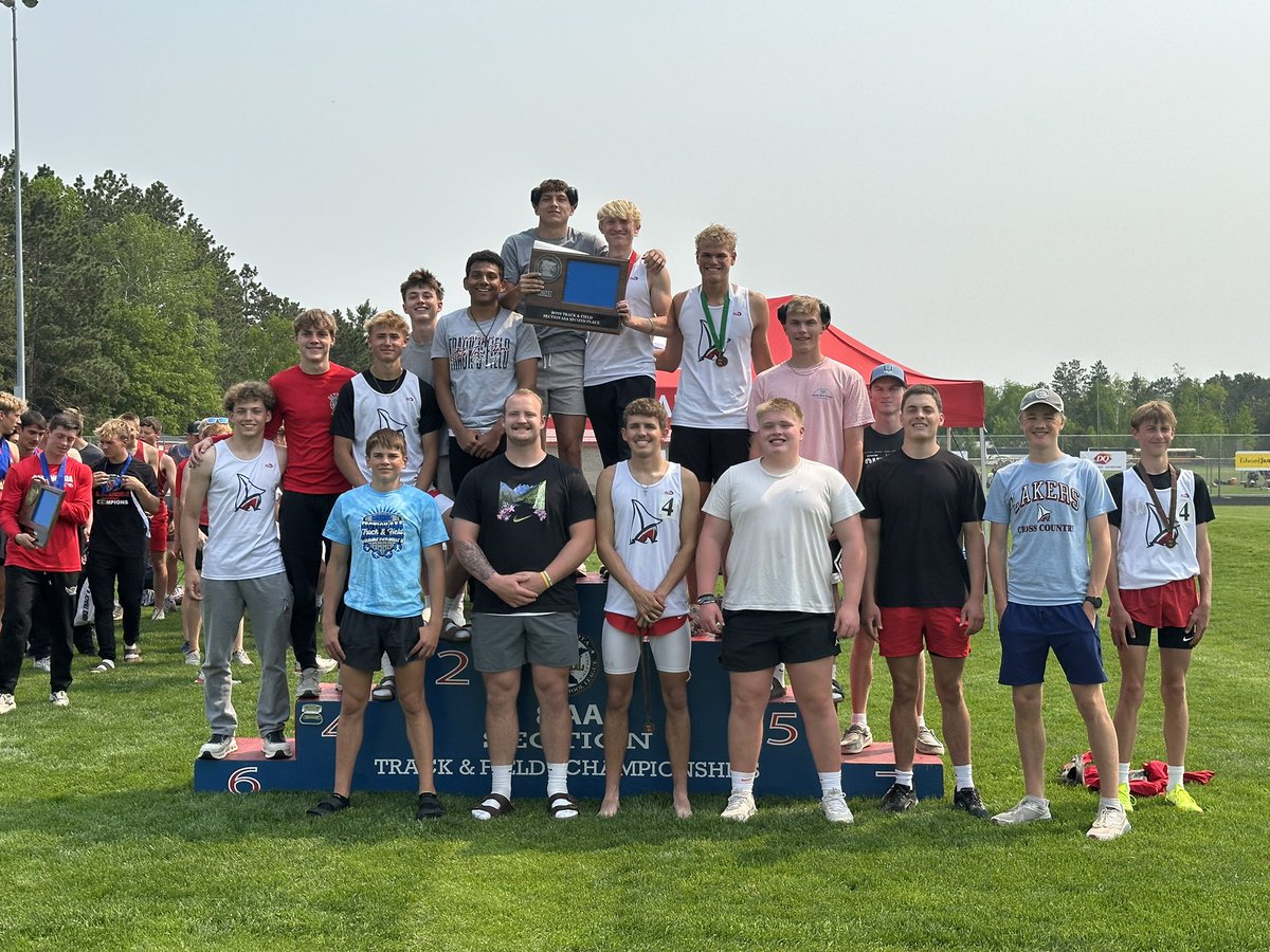 DetLakesHigh's tweet photo. Laker boys are section Runner up! @DLPublicSchools @KdlmSports @cooperkanthak @NickLSports https://t.co/ta7Uo5cusD