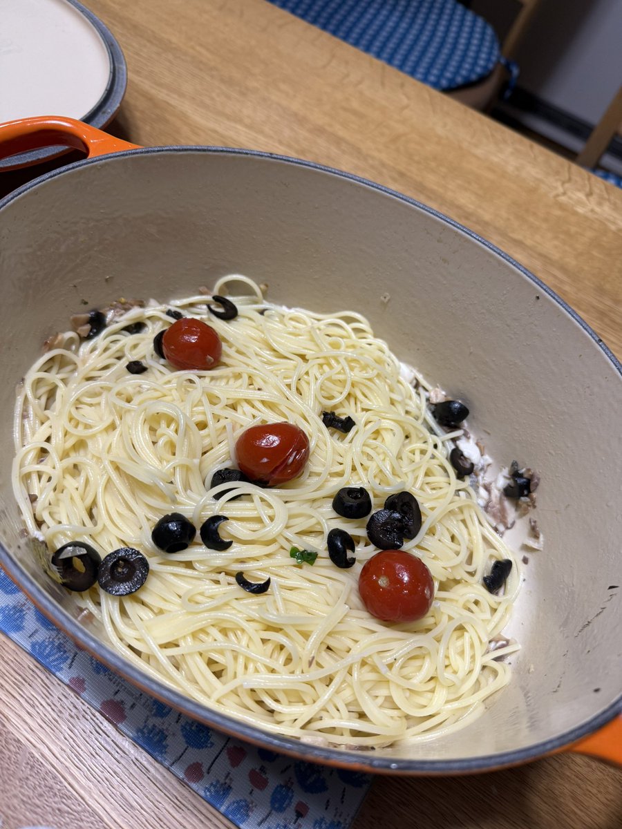 釣ったイサキでアクアパッツァ！
残ったスープにパスタ入れて最高😆