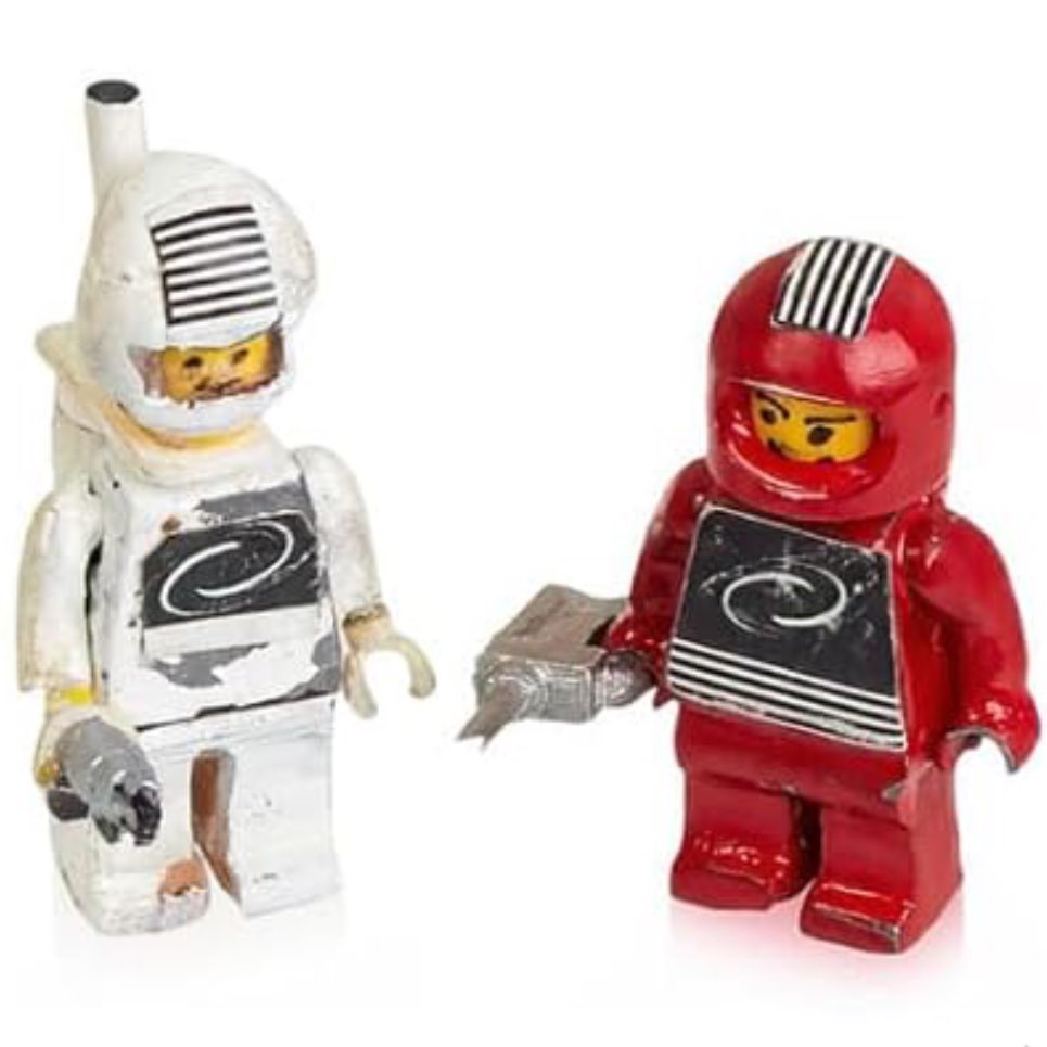 MagickMaverick's tweet photo. Prototype minifigures developed for the LEGO Space line.

(Source: Johnson, Tim. Lego Space: 1978–1992. 1st ed., Dark Horse Comics, 2023, p. 13.) https://t.co/BZGZSxLDtW