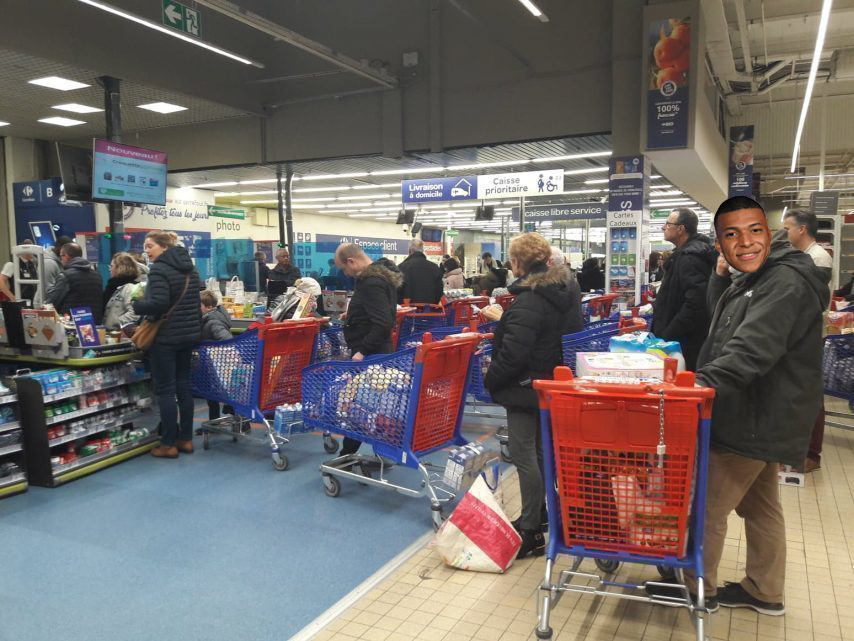 Fildrong's tweet photo. Je peux pas m'empêcher de comparer Kylian Mbappé à nous, simples mortels, qui nous mettons dans une file au supermarché, puis changeons de file sur un coup de tête avant de réaliser que la première file allait plus vite

#PsgInter https://t.co/ypGHruUUdt