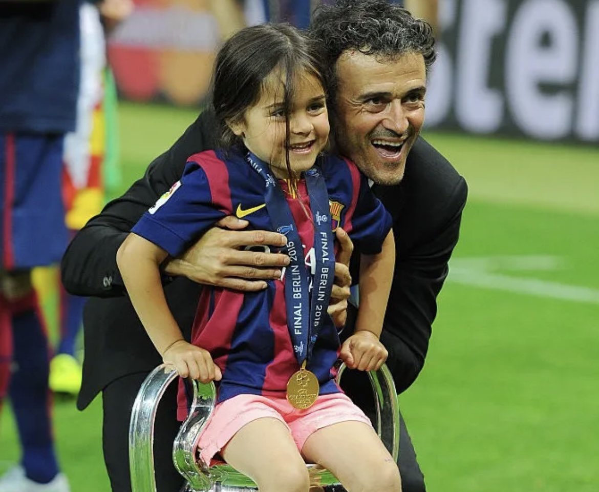 Sono troppo felice per Luis Enrique, si merita tutto questo dopo tutto il dolore che ha vissuto. È un grande uomo prima ancora che un grande allenatore. E stasera, ne sono certo, Xana è proprio lì con lui… come in quella foto meravigliosa ❤️ #PsgInter #UCLfinal #LuisEnrique