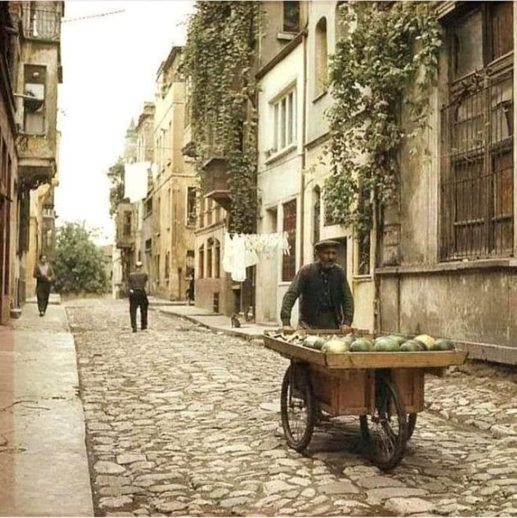 Arapzade Ahmet Sokak, Kumkapı, İstanbul, 1980

Photo from Yedikule, Samatya semt dostları