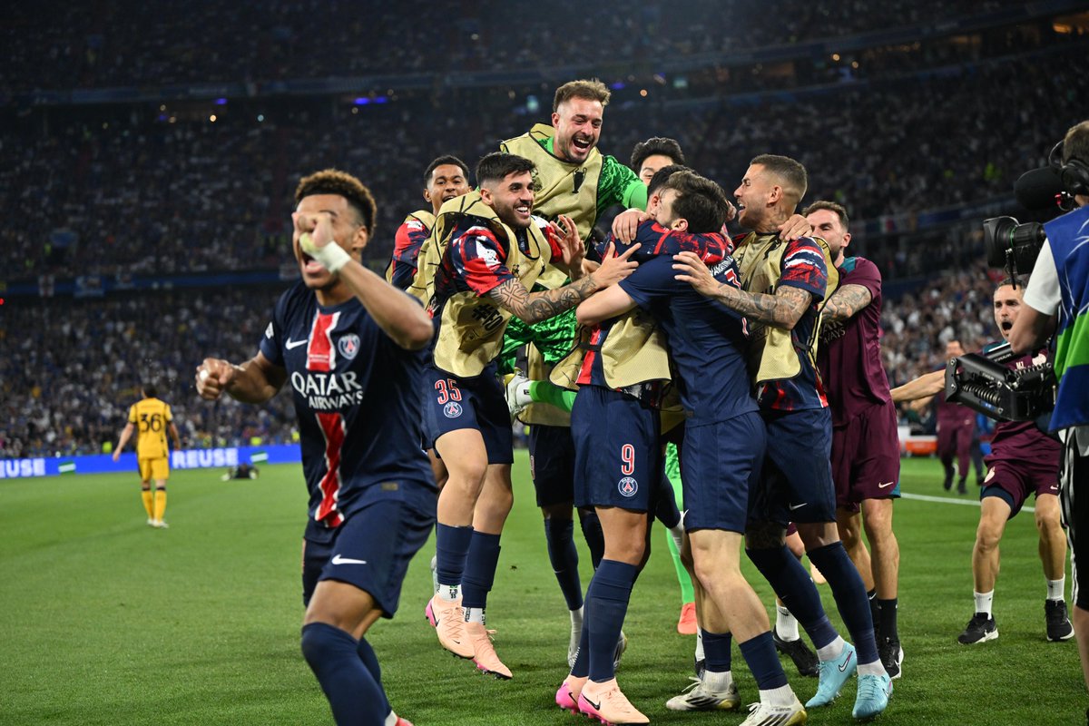 PSG, Şampiyonlar Ligi tarihinde bir final maçında beş gol atan ilk takım oldu. (Opta)