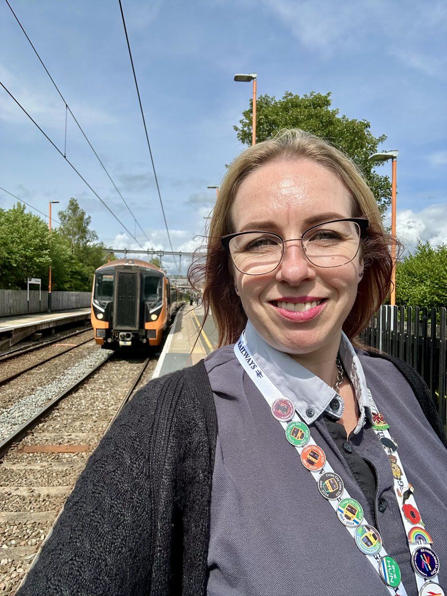 shellienic's tweet image. Sat Part II: After a break I escorted our #Pride train #Trainbow 730018 #HurstStreet to B’ham Intl (plat 5 for variety!) Hednesford &amp;amp; back to Intl to finish my day. Loving the waves from children today ☺️ #DayInTheLife #TrainDriver