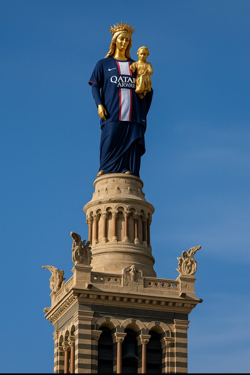 Même les statues savent reconnaître un vrai club
🤷‍♂️⚽ #PasFolleLaBonneMère #ParisEstMagique