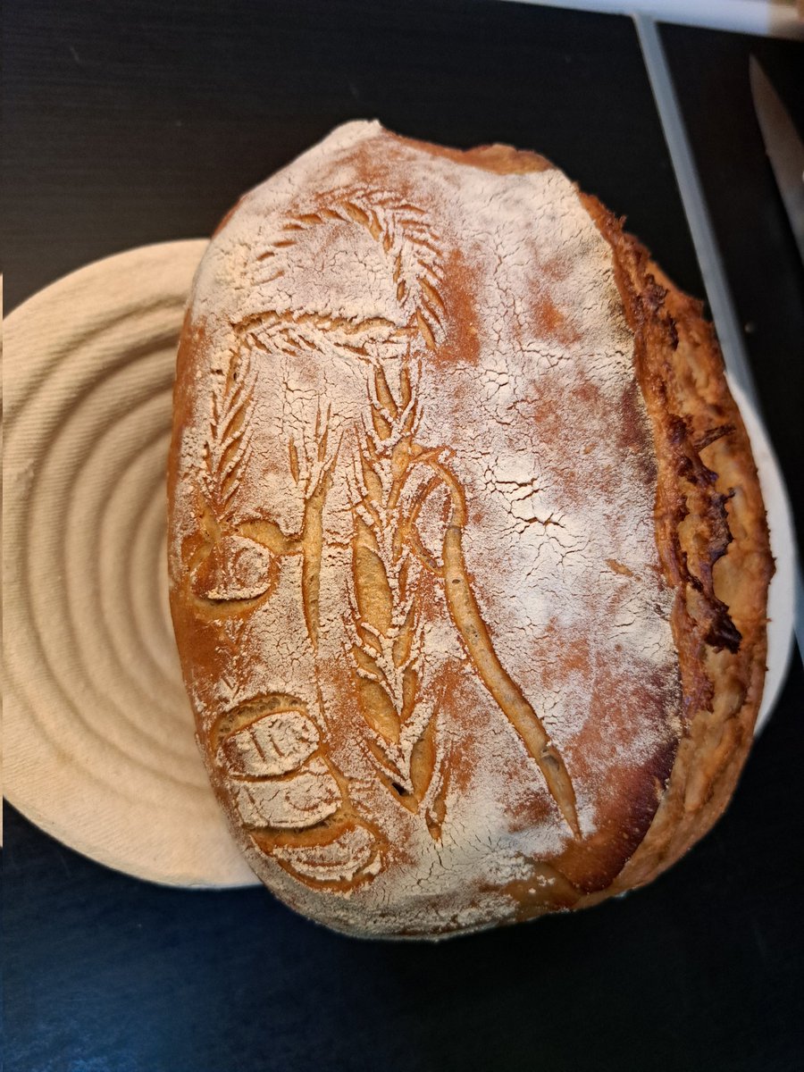 kaj_karla's tweet image. Jo, a taky sem teď upekla chleba. 
Inspirace na internetech.
Stej děcko.

#fun #sranda #jedlýbude