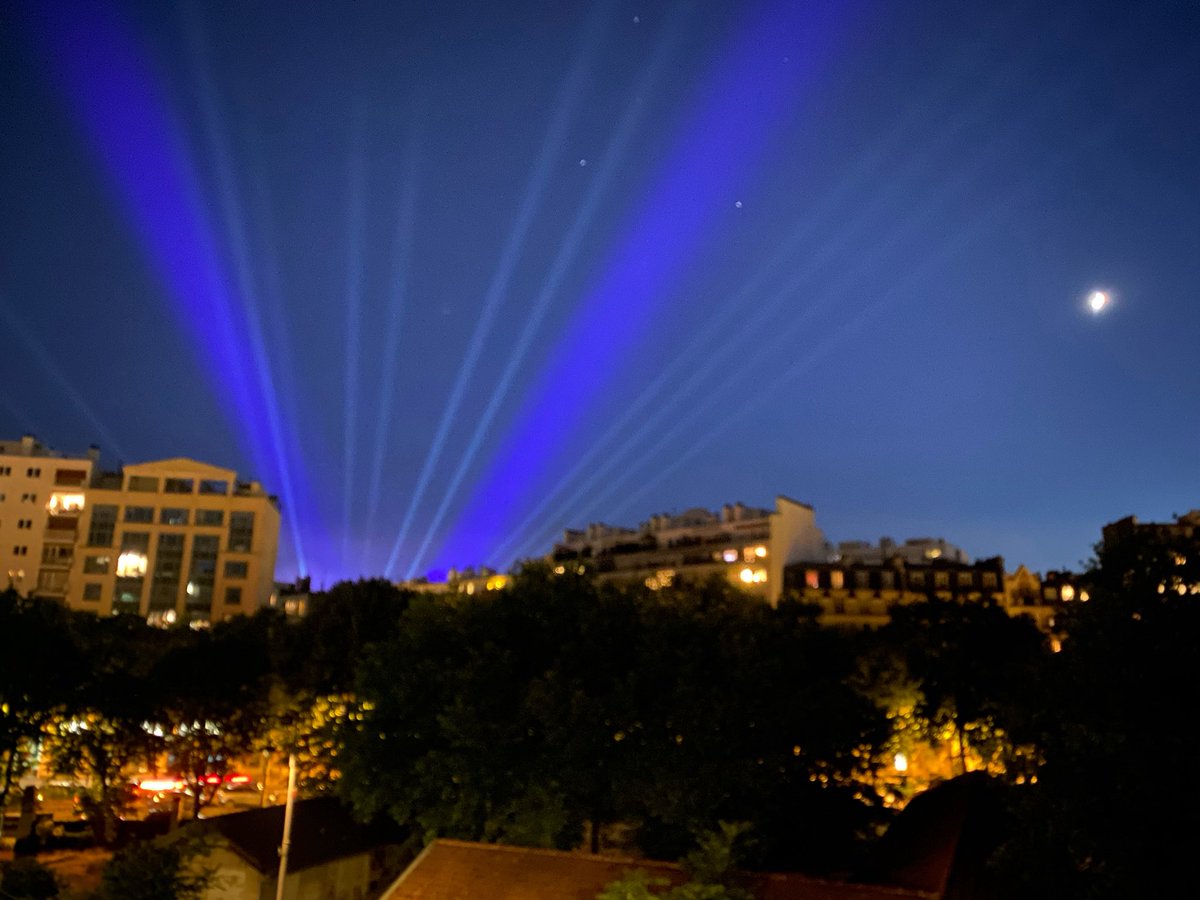 V pour… Victoire  #icicestparis #championsleague #star <a href="/PSG_inside/">Paris Saint-Germain</a>