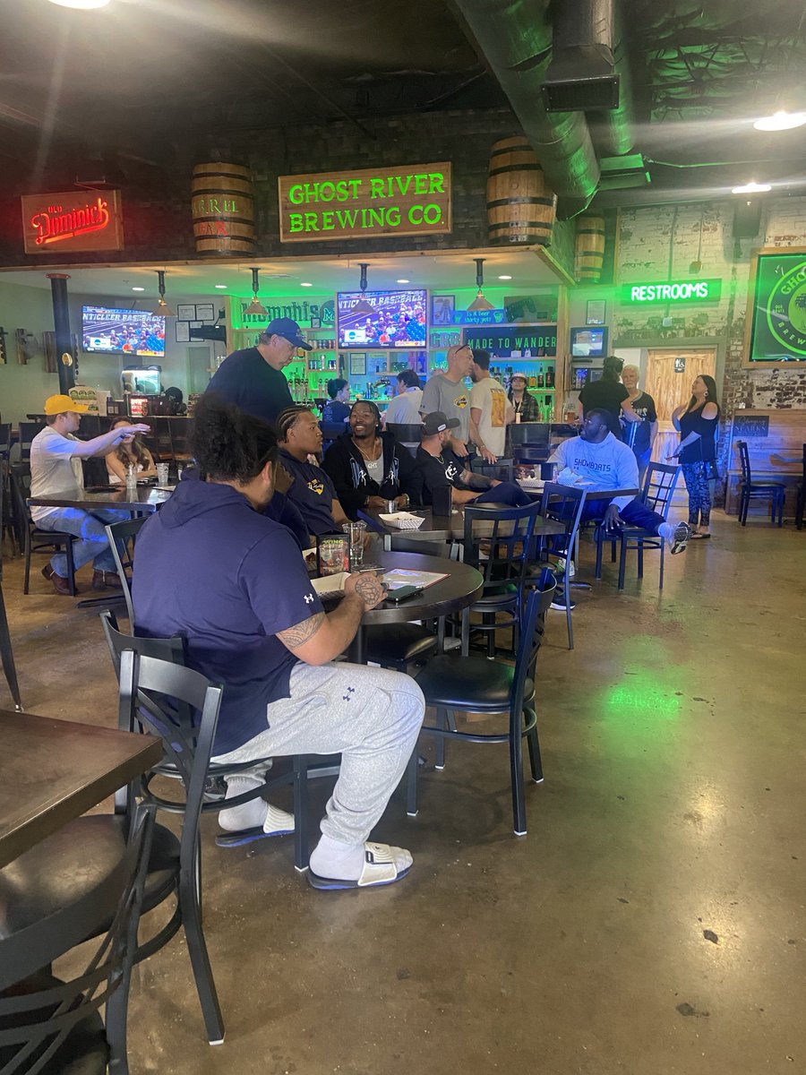 SteveMacy's tweet image. The @USFLShowboats are in the house at Ghost River Brewery on Main.