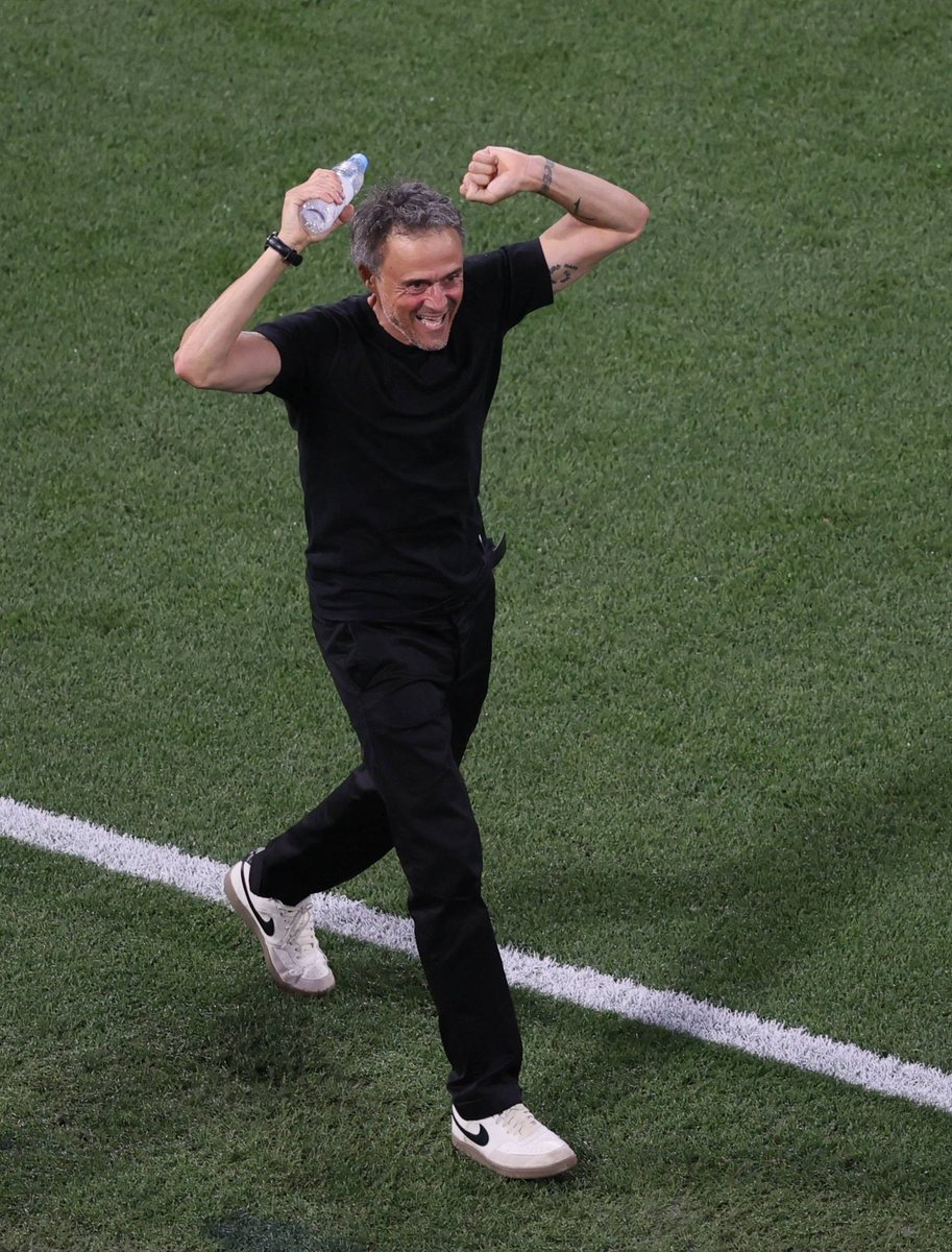 ragionedistato's tweet image. Te la meriti vecchio Lucho.
Te la meriti tutta.