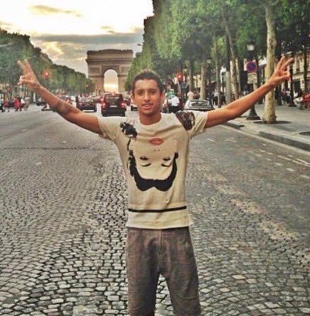 10ZOO__'s tweet photo. De touriste à la plus grande légende du club félicitations Marquinhos 

#ParisSaintGermain https://t.co/OkWdhA94Tg