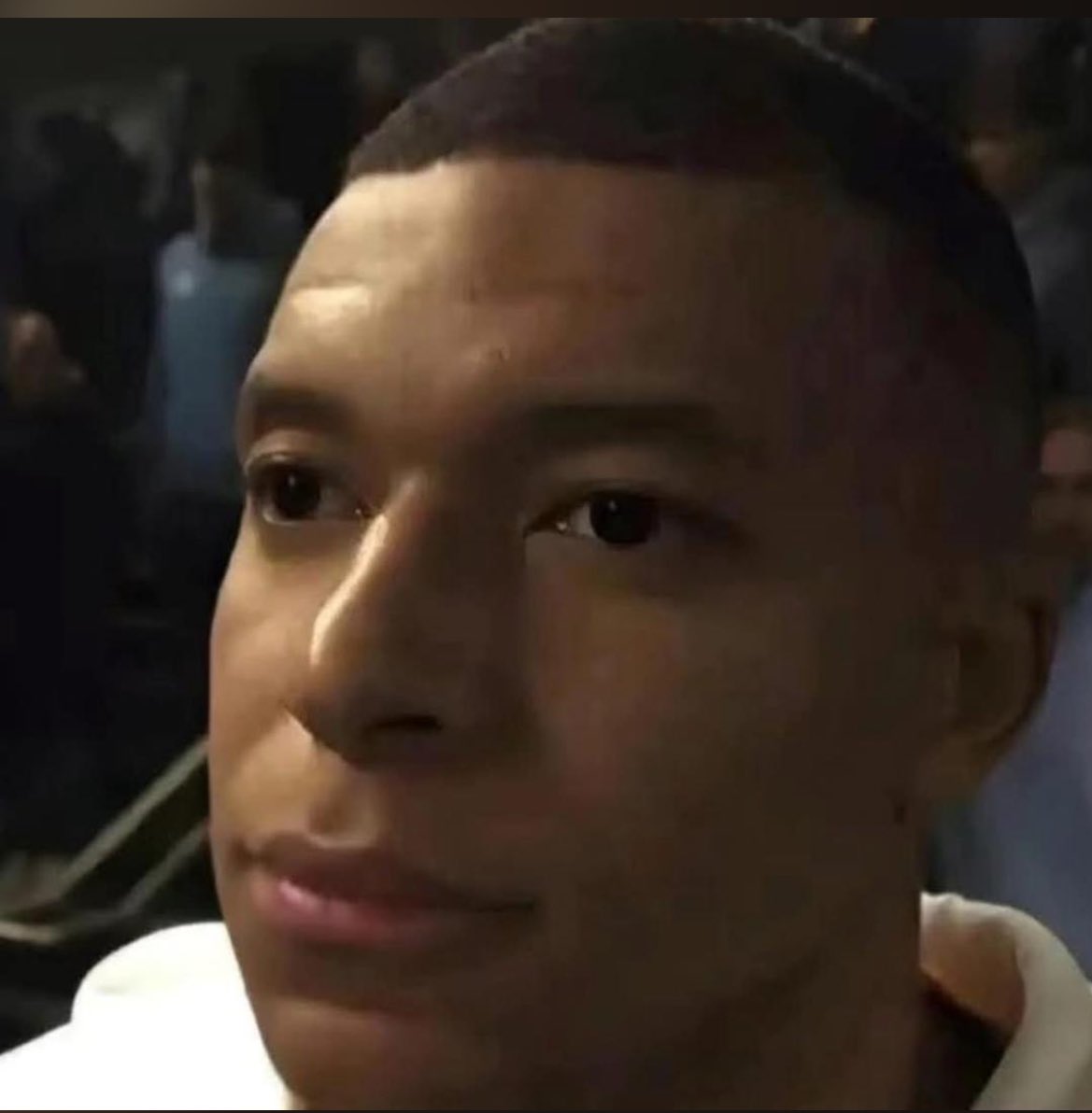 katromanop's tweet photo. Mbappé viendo como solo tenía que cambiarse de equipo para que el PSG ganara. https://t.co/PUtK55K07F