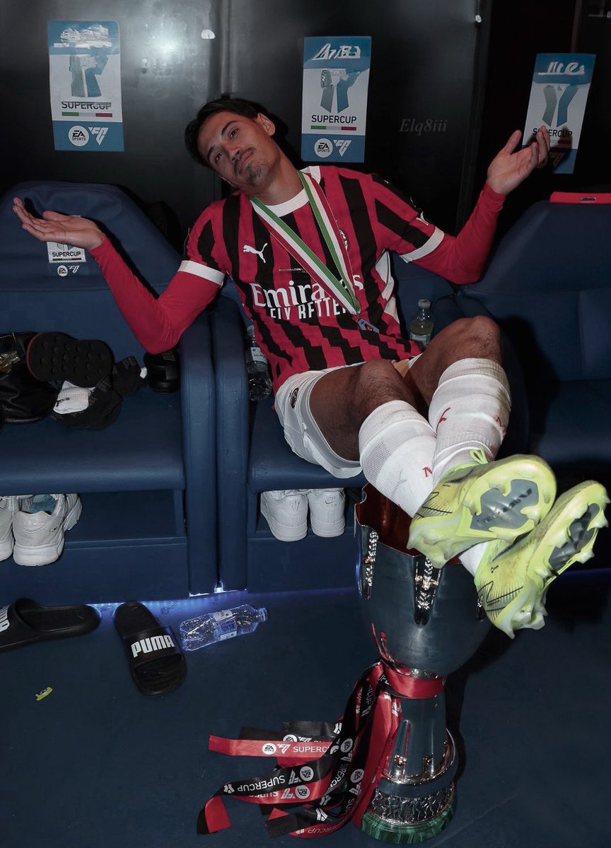 PsychoRebic's tweet photo. E allora RT se questa stagione la tua squadra ha vinto almeno un trofeo... https://t.co/Vsv1ktcCO8