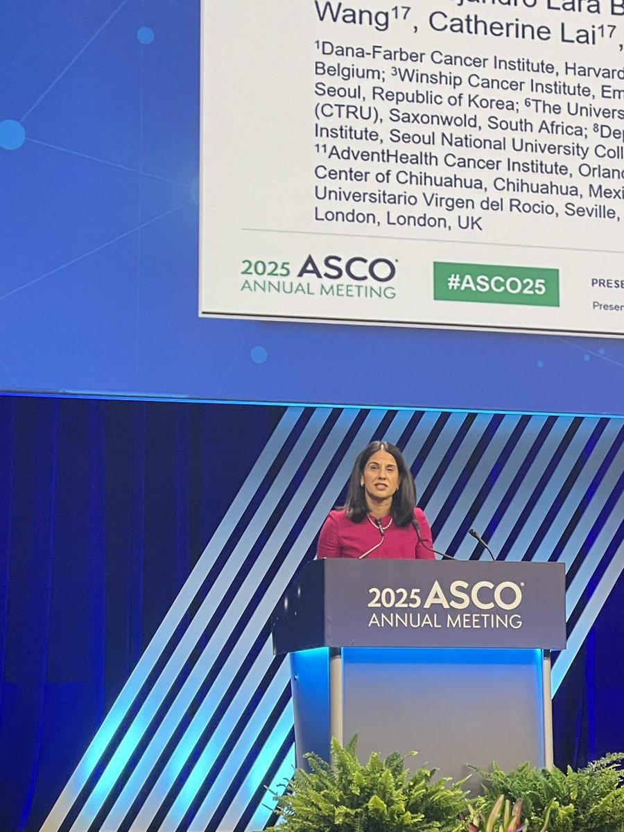 ASCENT-04 met TNBC evaluating use of sacituzumab +pembro vs chemo + pembro in the 1st line 
➡️ baseline 50% lung 25% liver mets 
➡️ 11.2 mo vs 7.8 mo imp in mPFS 
➡️ Longer DOR 16.5 mo vs 9.2 mo and higher ORR
➡️ no inc irAE
New potential SOC! 
#ASCO25 <a href="/stolaney1/">Sara Tolaney</a>
