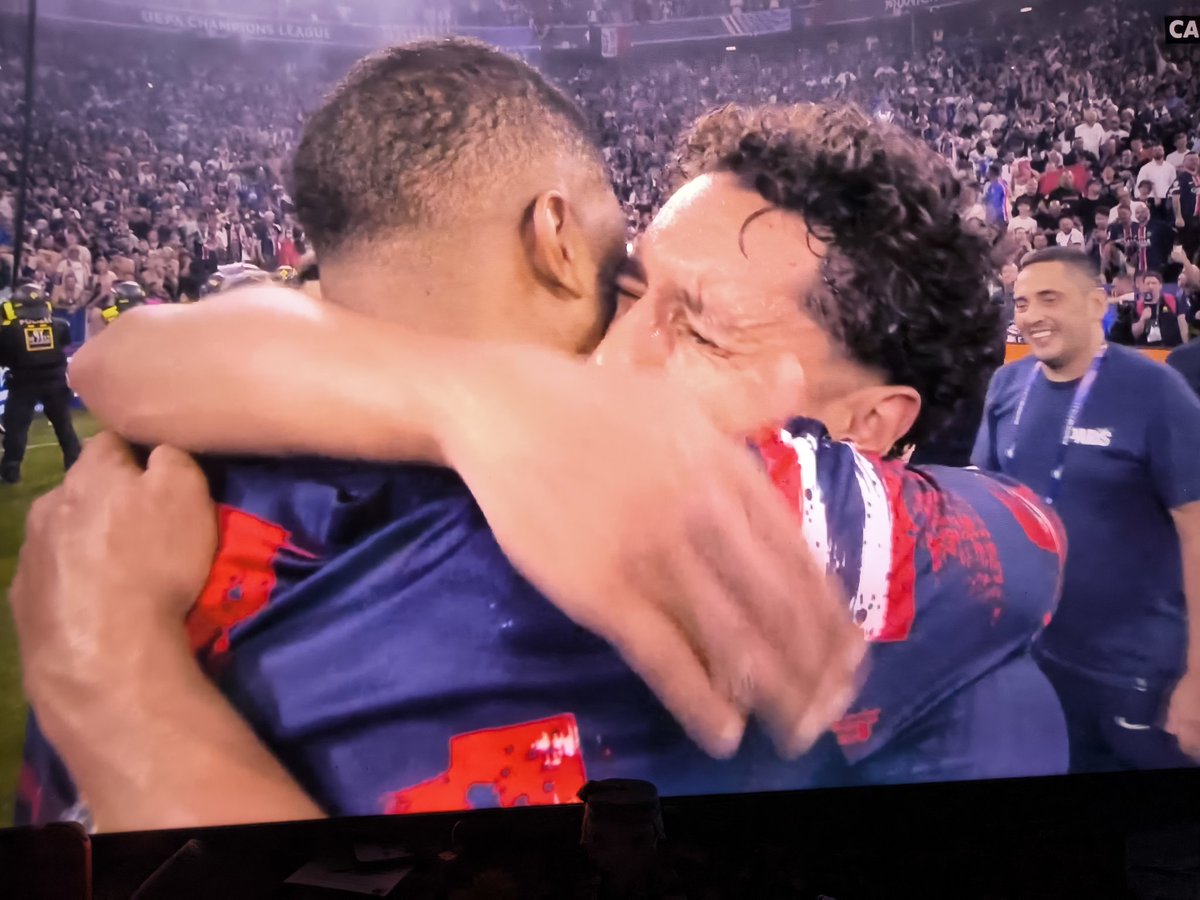 CETTE FOIS ON L'AAAAAAAAAAAAA MERCIIIIIIIII <a href="/PSG_inside/">Paris Saint-Germain</a> notre super capitaine Marquinhos super Désiré Doué quelle finale on est enfin dans les étoiles #ChampionsLeagueFinal